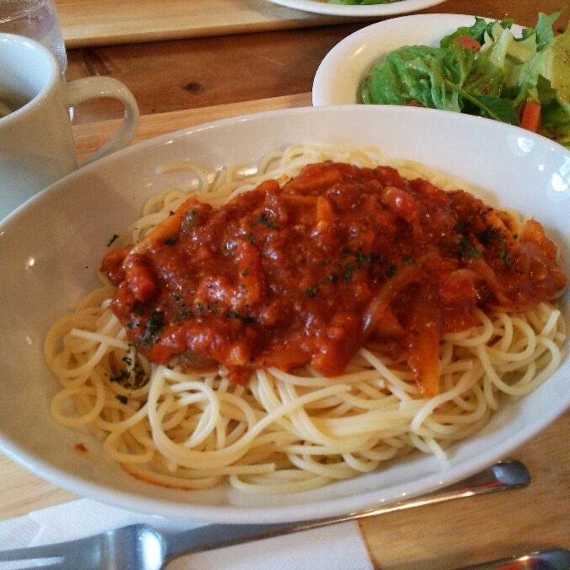 キノコとベーコンのミートソースパスタ(ねむの木)