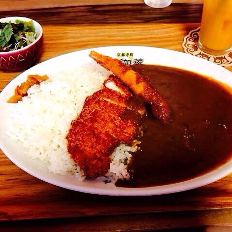 チキンカツカレー(カフェ＆カレー茶伽蔵 京都寺町店 )