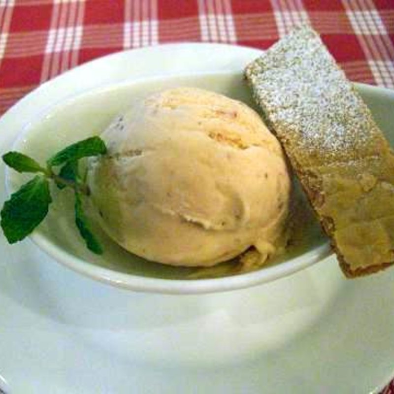 いちごのアイス(ラ・ベットラ・ペル・トゥッティ 新宿本店)