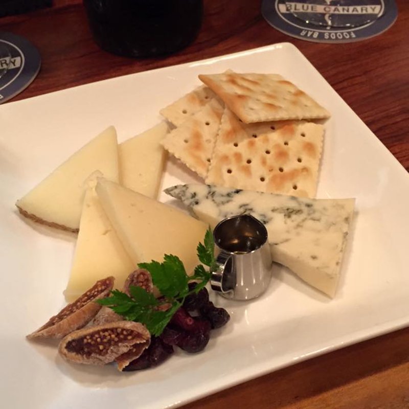 スペイン産チーズの盛り合わせ（3種）(クアトロ （Cuatro）)