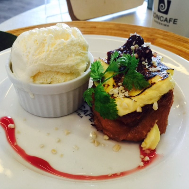 濃厚クレームブリュレのフレンチトースト(LONCAFE 湘南江の島本店)