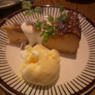 マロンのチーズケーキ バニラアイス添え(dieci 天神橋店)