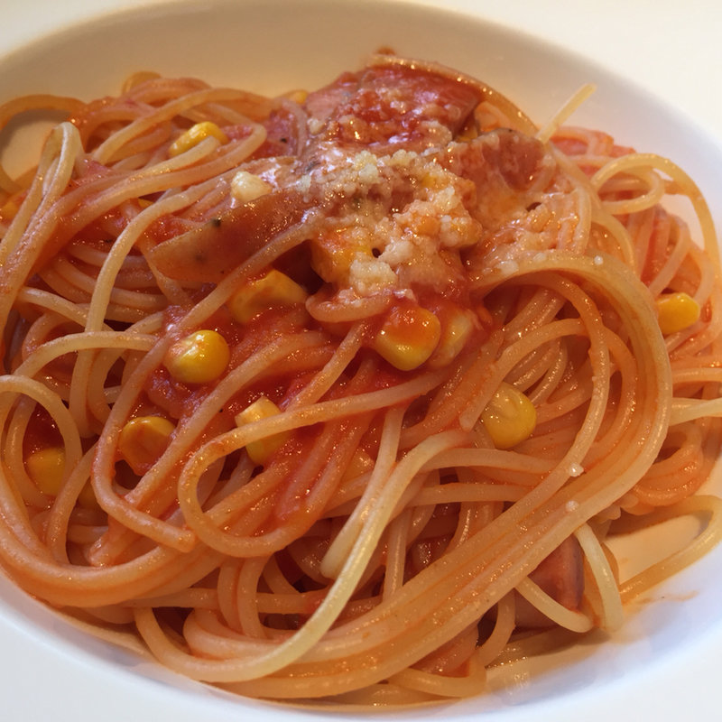 山武産なでしこポークソーセージとトウモロコシのトマトソース チーズがけ(トラットリアボッソ TRATTORIA BOSSO)