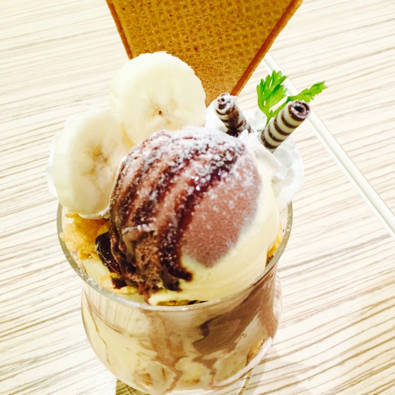フレッシュバナナチョコパフェ(クレープリーカフェ )