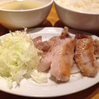 豚トロと肩ロース(餃子食堂 渋谷センター街)
