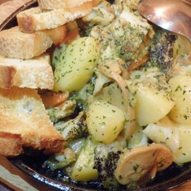 つぶ貝とじゃがいものエスカルゴ風(味醂亭(みらんてい) Ann’ｓ反町店)