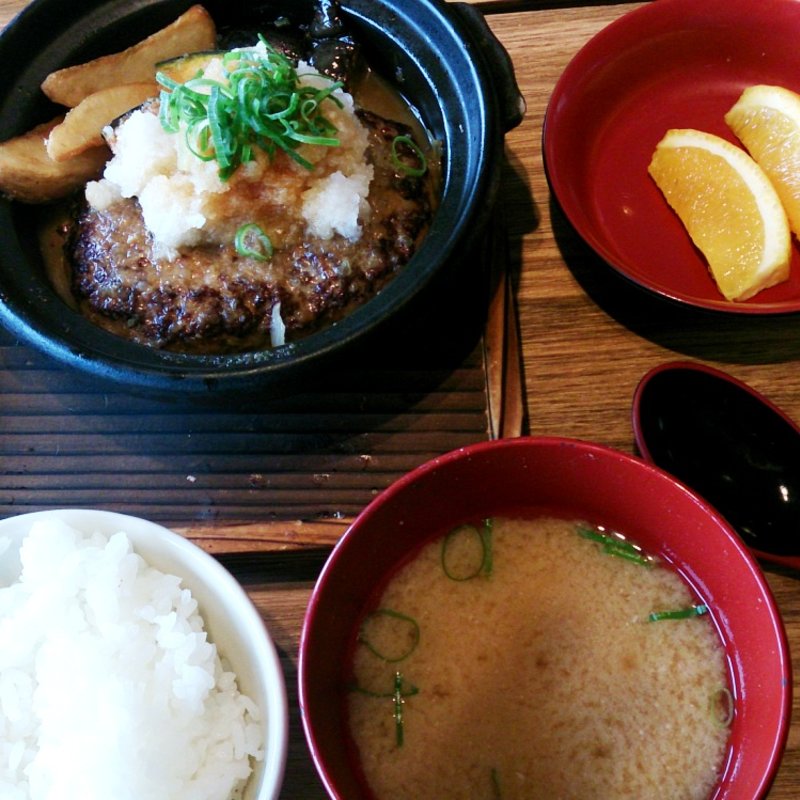 たっぷり野菜の和風おろしハンバーグ定食(さち福や ミウィ橋本)