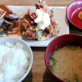 チキン南蛮とたっぷり温野菜定食(さち福や ミウィ橋本)