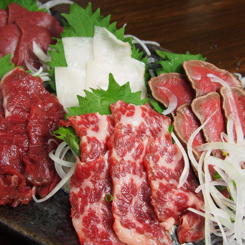 馬刺盛り合わせ(馬肉屋たけし)