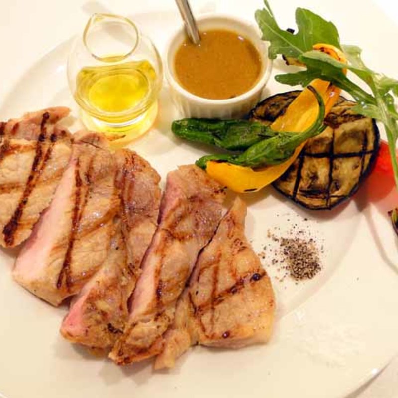 ハーブ豚のロースト マスタードソース(deep blue tokyo)