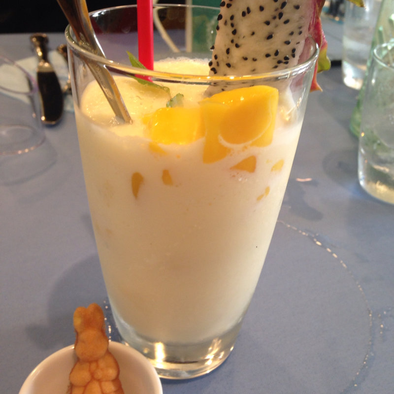 マンゴースムージー ピーターラビットケーキ付(ピーターラビットガーデンカフェ 自由が丘)