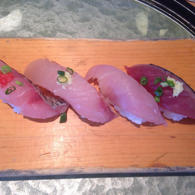 地魚食べ比べセット(地魚回転寿司 丸藤)