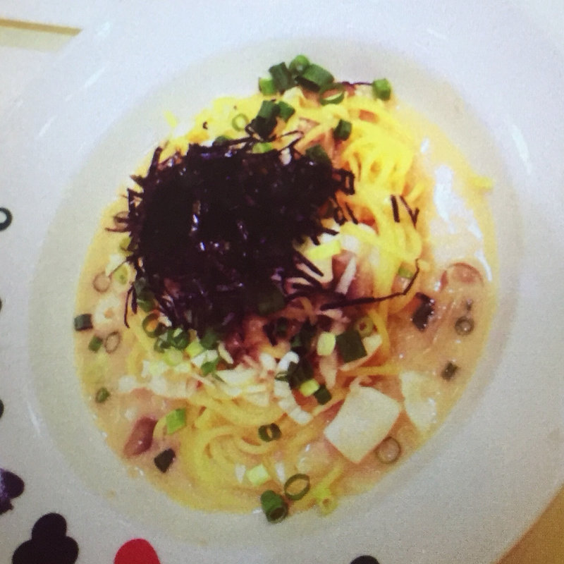 ヤリイカとたらこ、きのこのバター醤油スパゲッティ(舞踏の国のアリス)