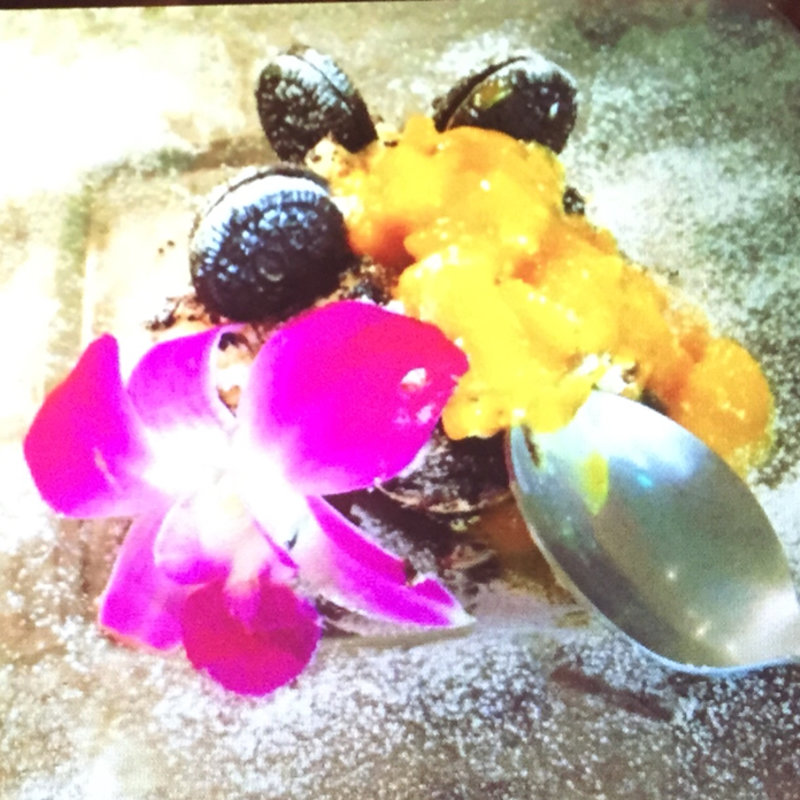 OREOのチーズケーキマンゴーソース(アロハテーブル 代官山)