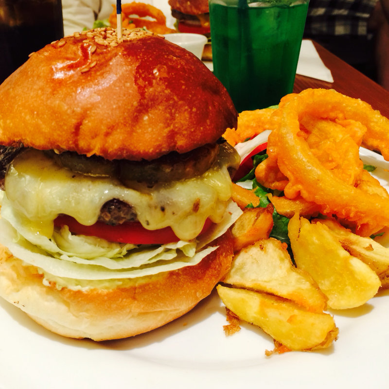 パイナップルバーガー(エーエス クラシックス ダイナー KOMAZAWA)