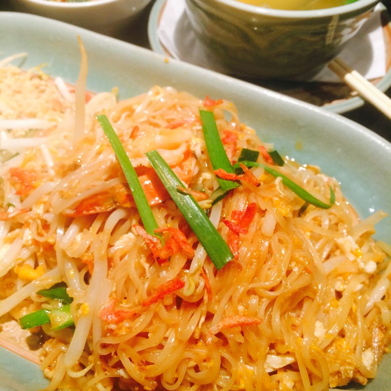 パッ・タイ／エビ入り焼きビーフン(タイの食卓 オールドタイランド 飯田橋店)