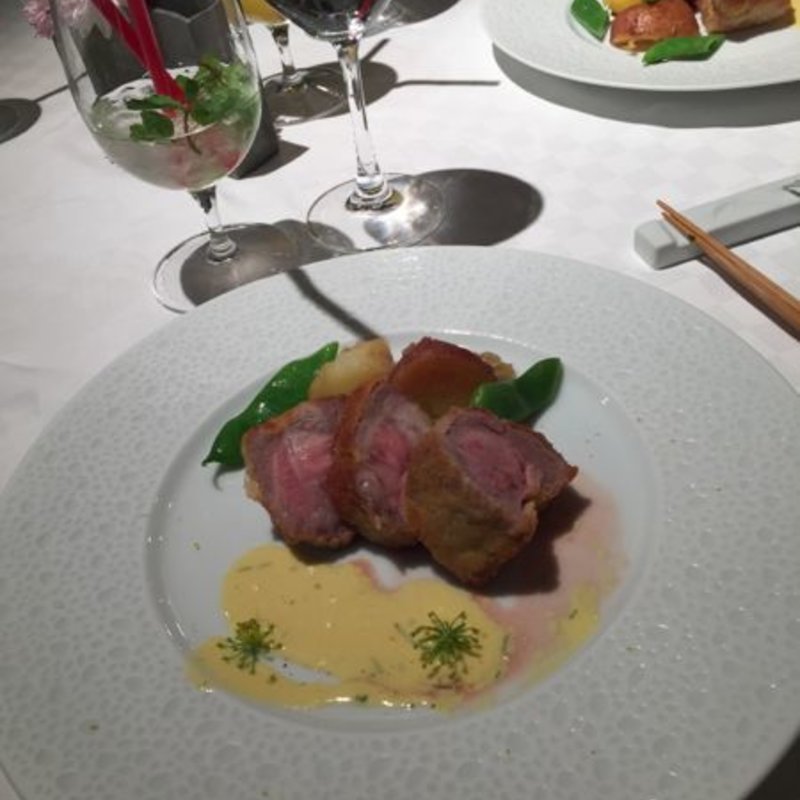 子羊肩のロースパン粉焼き(ザ・ガーデン・プレイス 蘇州園)