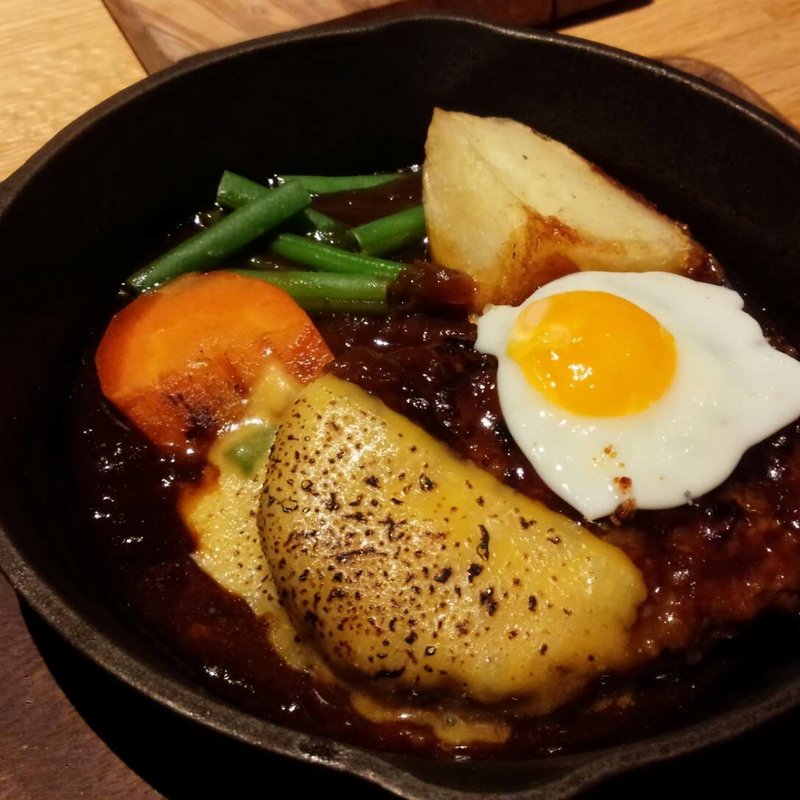 100本の煮込みハンバーグ(ハーフ)(100本のスプーン FUTAKOTAMAGAWA)