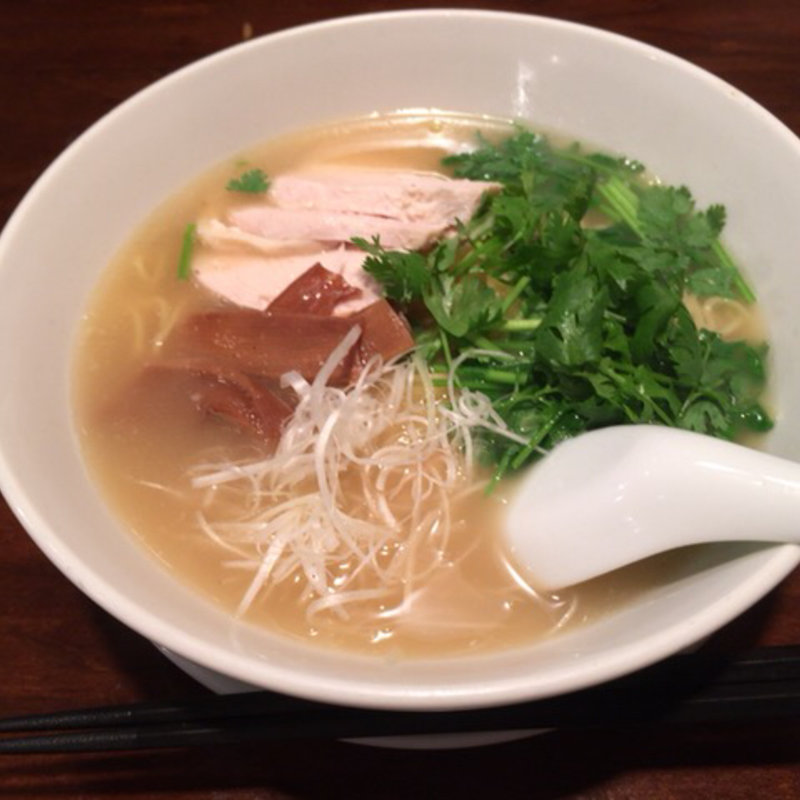 パクチー鶏そば(豆金餃子 三宿店)