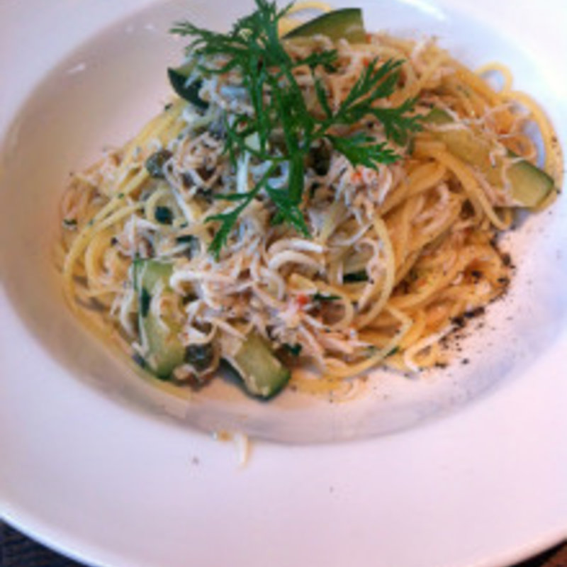 釜揚げしらすとフレッシュトマトのフェデリーニ　白ワイン風味(Rans kamakura)