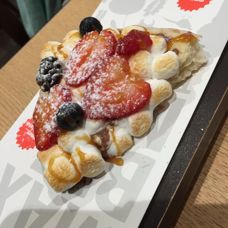 トゥッティフルッティピザ スライス(MAX BRENNER／マックスブレナー)