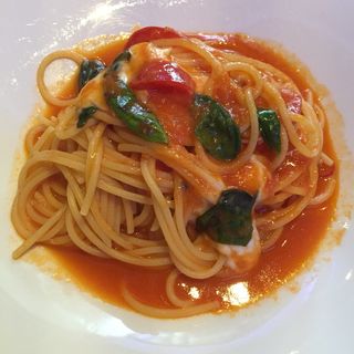 静岡アメーラトマトとモッツァレラ・バジルのスパゲッティ ランチコース(BRASSERIE D & SWEETROOM)
