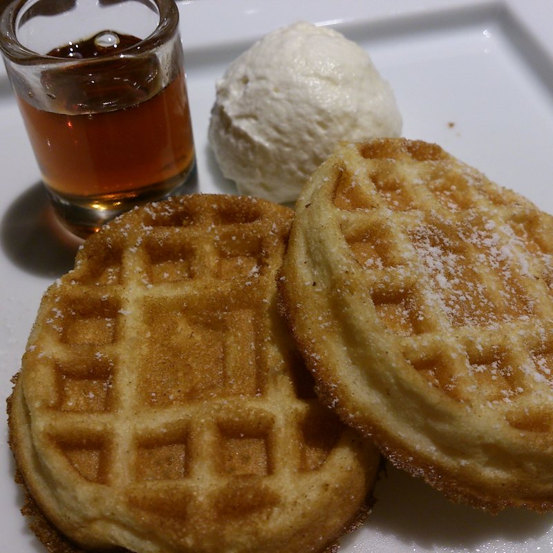 ワッフル(オスロコーヒー 白金台店)