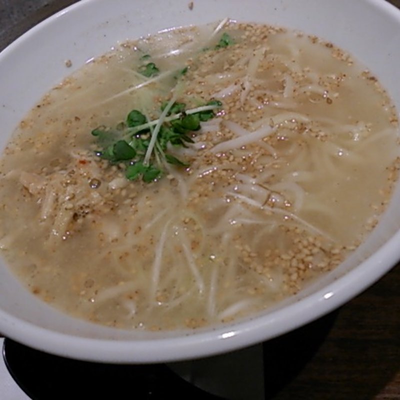 鶏湯麺