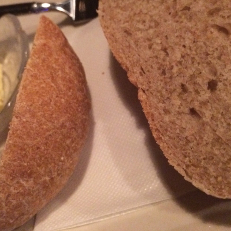 自家製パン(Modern Times （モダン タイムス）)