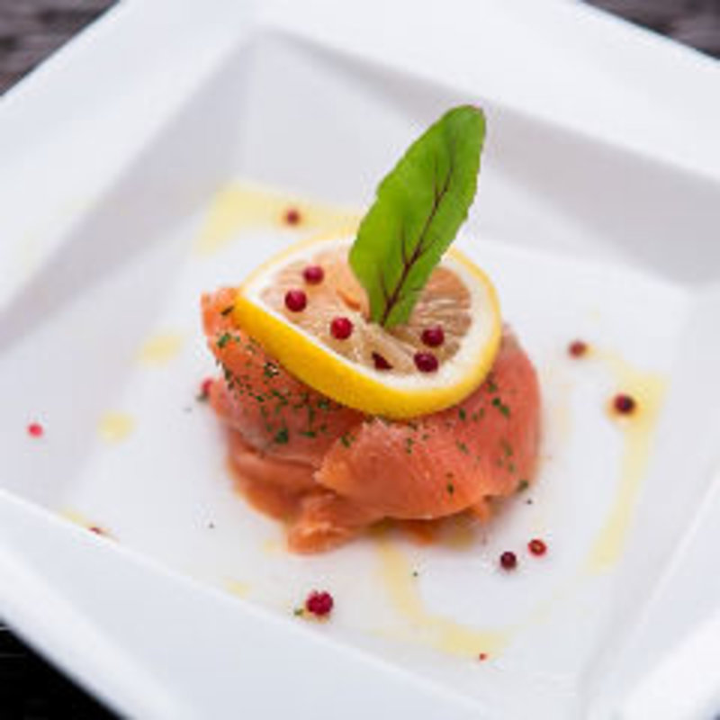 スモークサーモンのカルパッチョ(チェックイン （CHECK IN）)