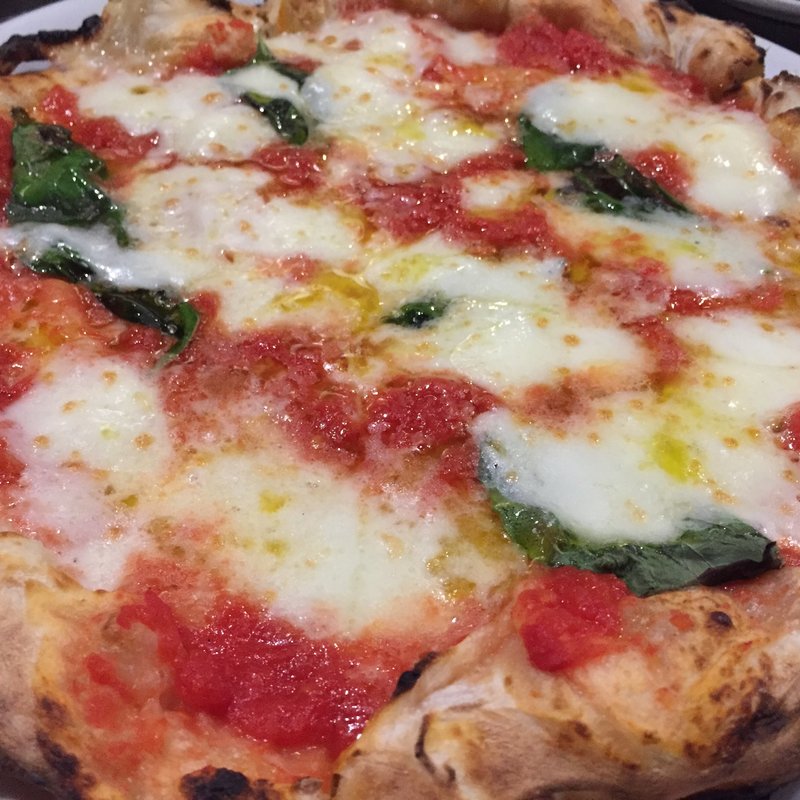 水牛モッツァレラのマルゲリータ(ピッツァ　ストラーダ  （PIZZA STRADA ）)