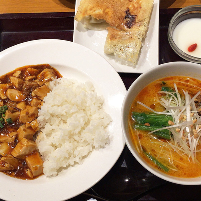 選べる！ハーフ飯＆ハーフ麺セット(西安餃子 東京オペラシティ店)