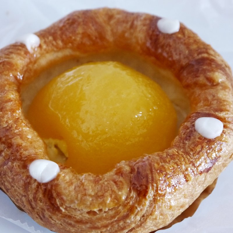 リンゴクリームデニッシュ(CAFE＆BAKERY MIYABI 橋本店 （カフェ＆ベーカリー ミヤビ）)