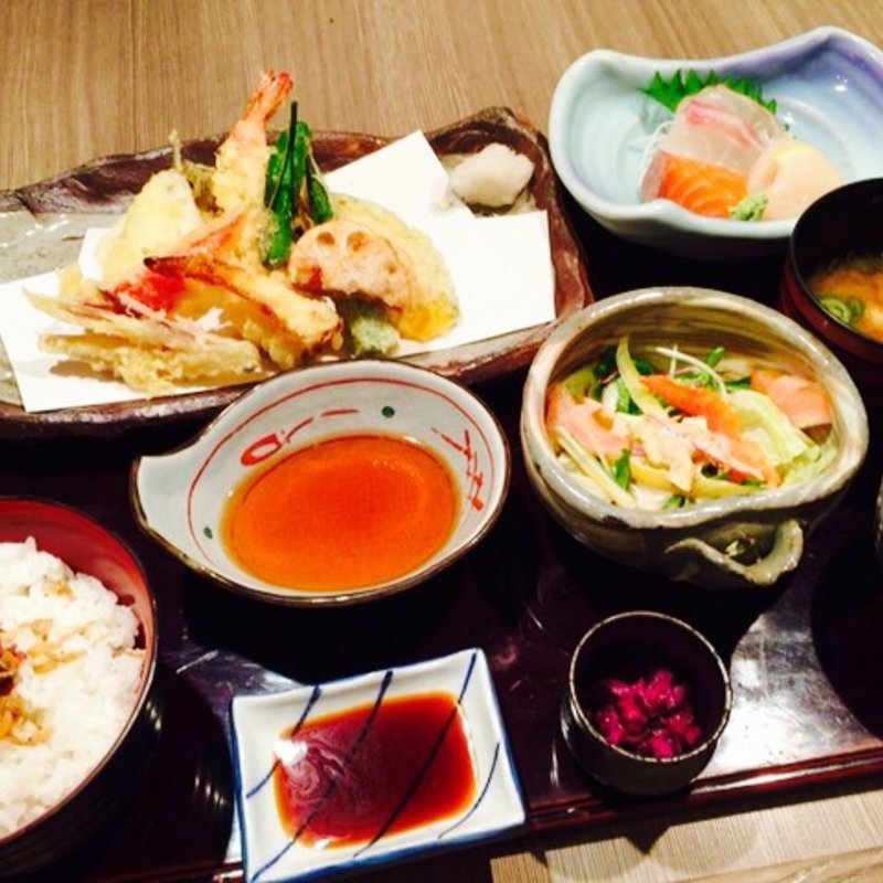 季節の天ぷら御膳(うを匠 せん （うおしょう せん）)