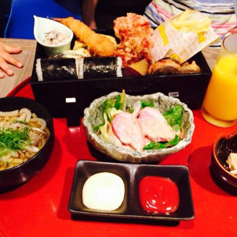 お子様弁当(うを匠 せん （うおしょう せん）)