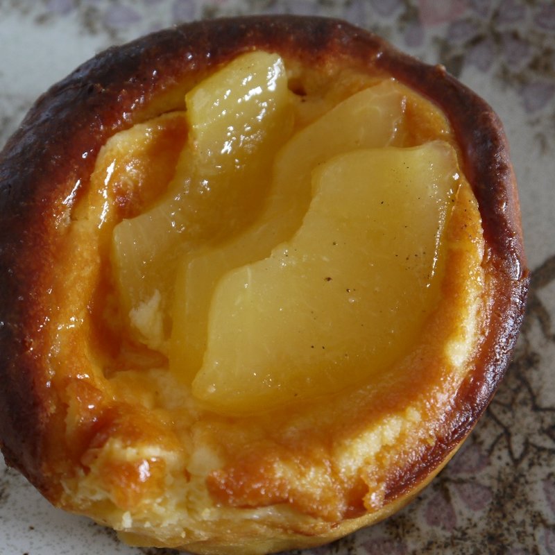 リンゴのチーズタルト(パンパティ こむぎのおはなし)