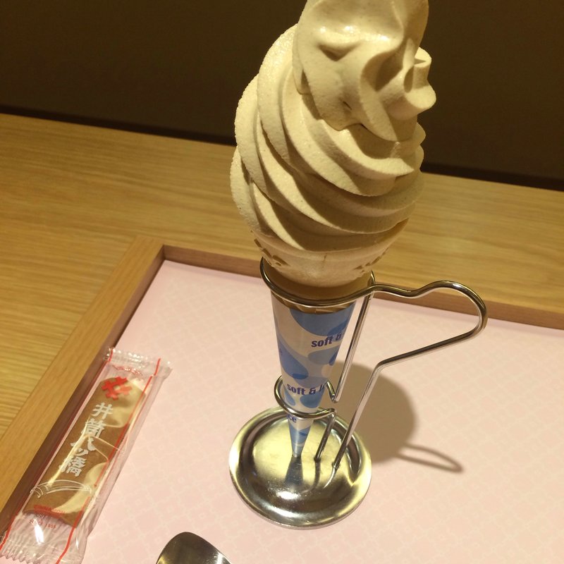 ニッキのソフトクリーム(井筒八つ橋本舗)