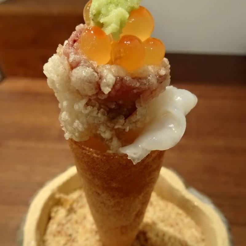 蛸とイクラ、飯蒸しのコルネ（コース）(トラットリアイルギオットーネ)