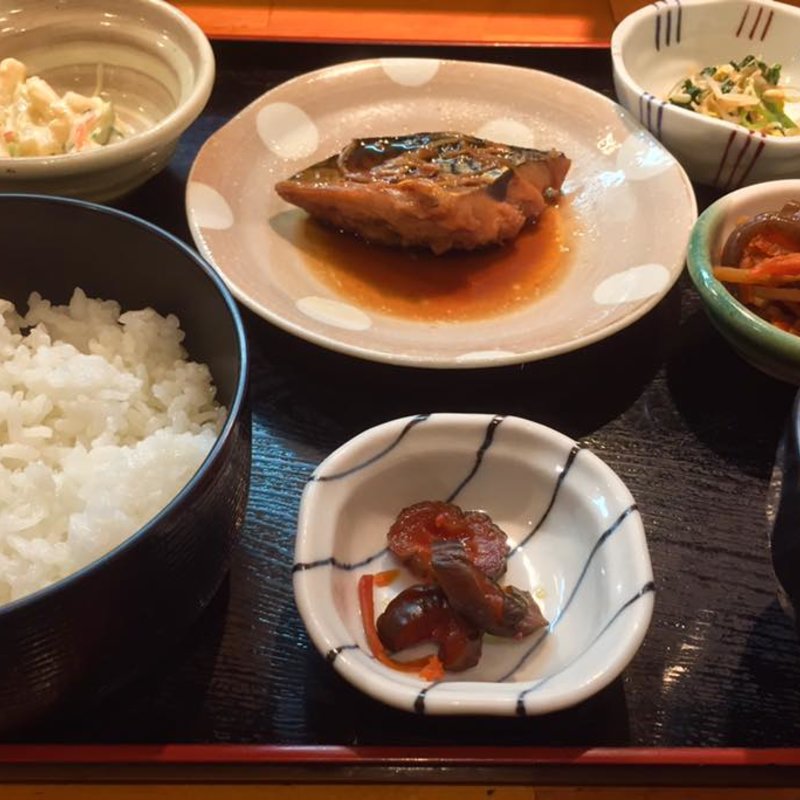 朝定食(ショクサイヨシモト トントン （食彩よしもと TONTON）)