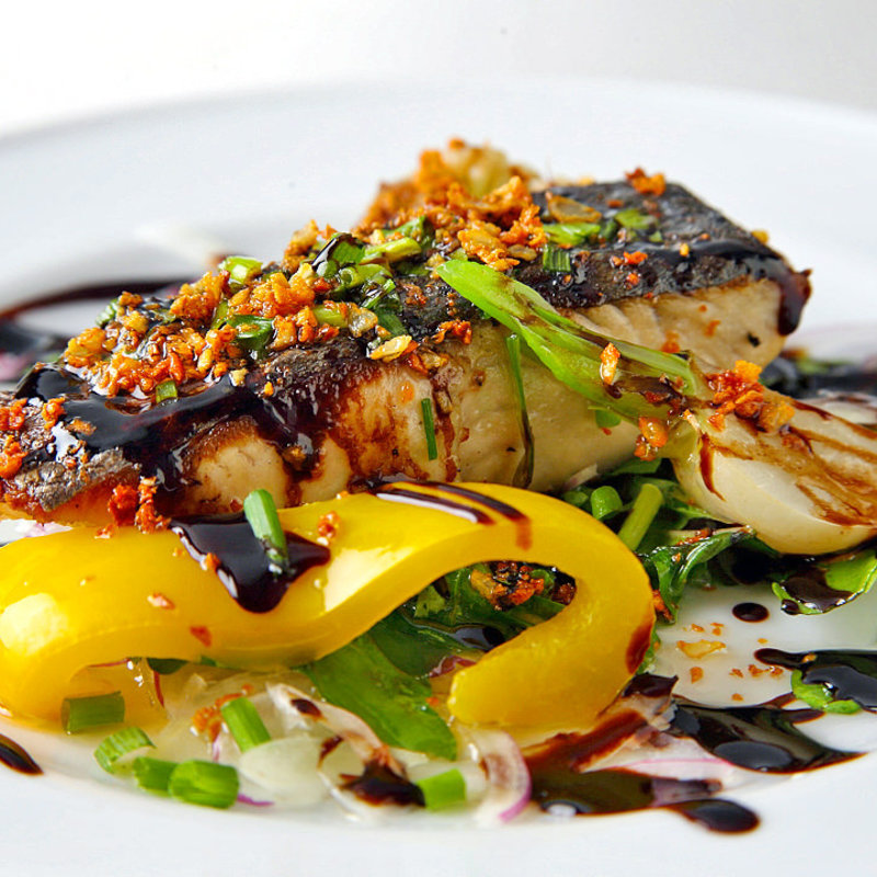 魚のポワレ　ガーリックとバルサミコ(バール・トラットリア・トムトム （Tomtom 東向島店）)