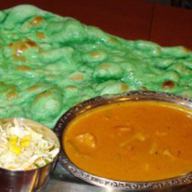 グリーンナンとチキンカレー(ガナパティ )