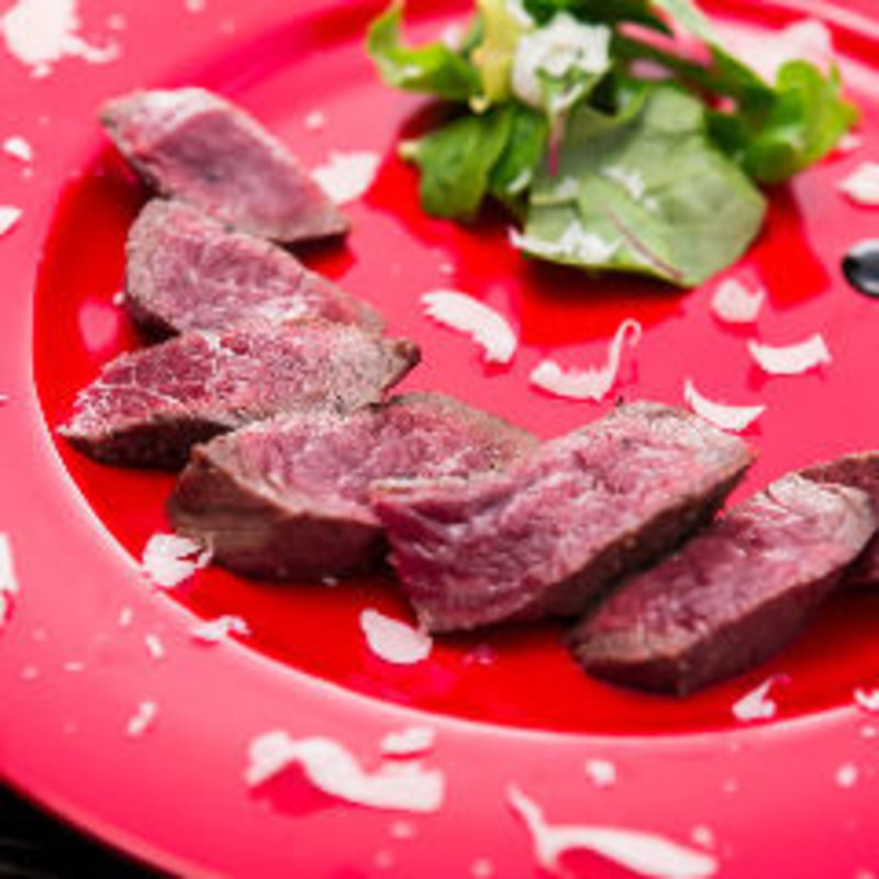 牛モモ肉のタリアータ(チェックイン （CHECK IN）)