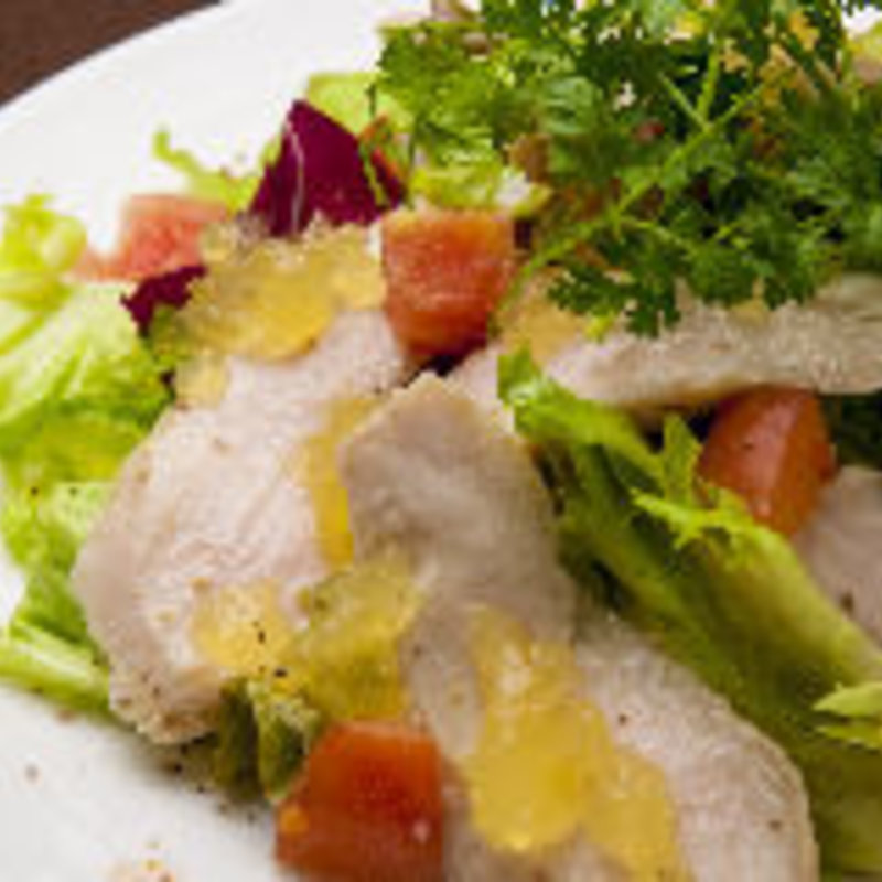 白ビール蒸し鶏とホワイトビール ジュレサラダ(世界のビール博物館 東京スカイツリータウン・ソラマチ店)