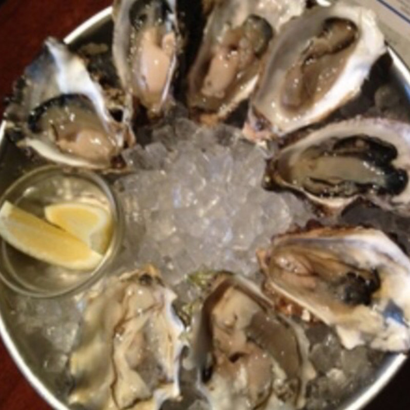 生牡蠣盛り合わせ（8個）(THE RIGOLETTO ocean club)