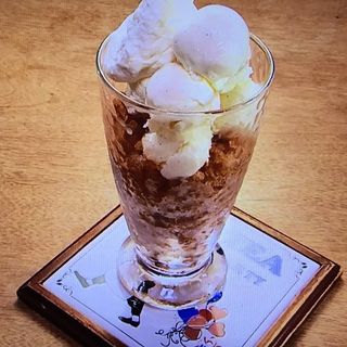 キャラメルアイスドルチェ(ムレスナティーハウス 総本店)
