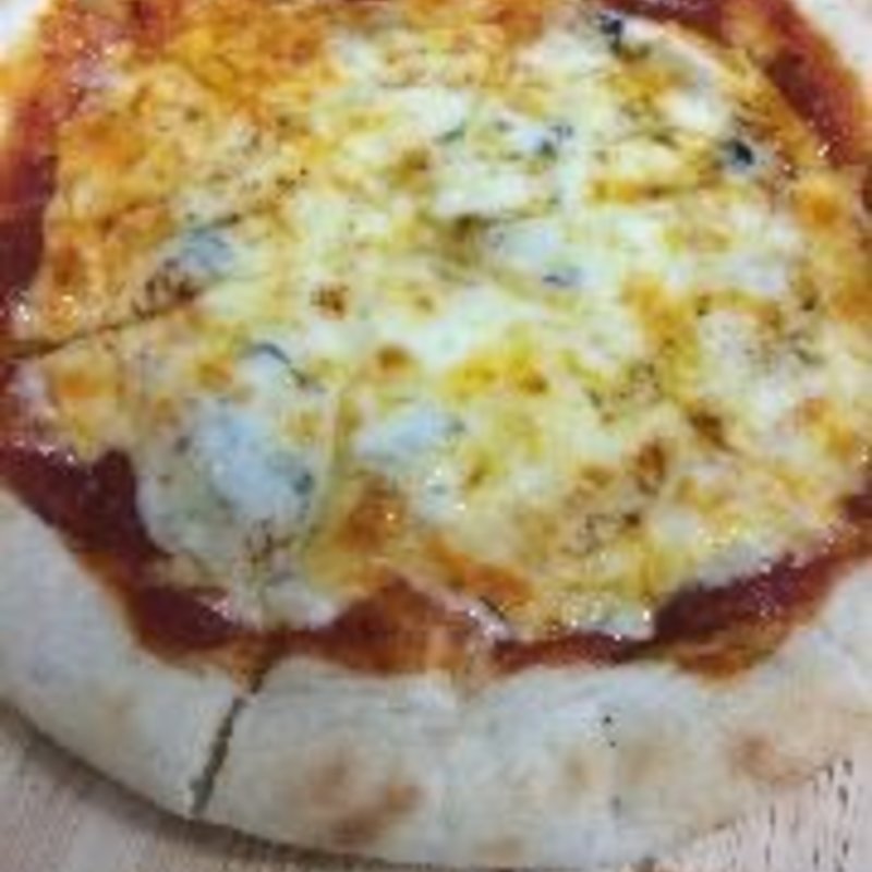 ゴルゴンゾーラのピザ 蜂蜜かけ(ホワイトロータス （White Lotus）)