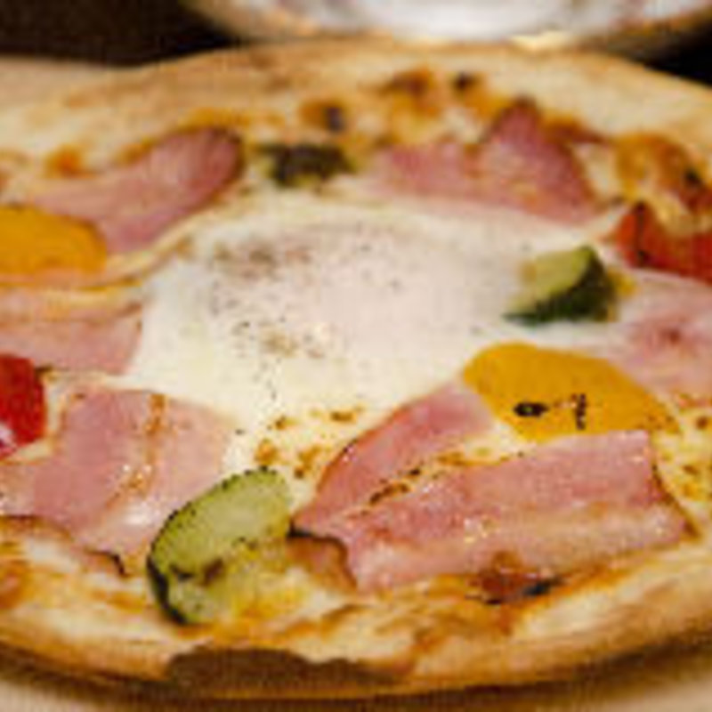 ピザビスマルク(ホワイトロータス （White Lotus）)