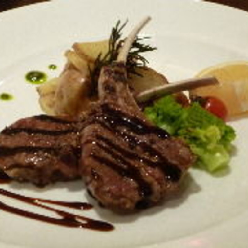 骨付き子羊のグリル(ホワイトロータス （White Lotus）)