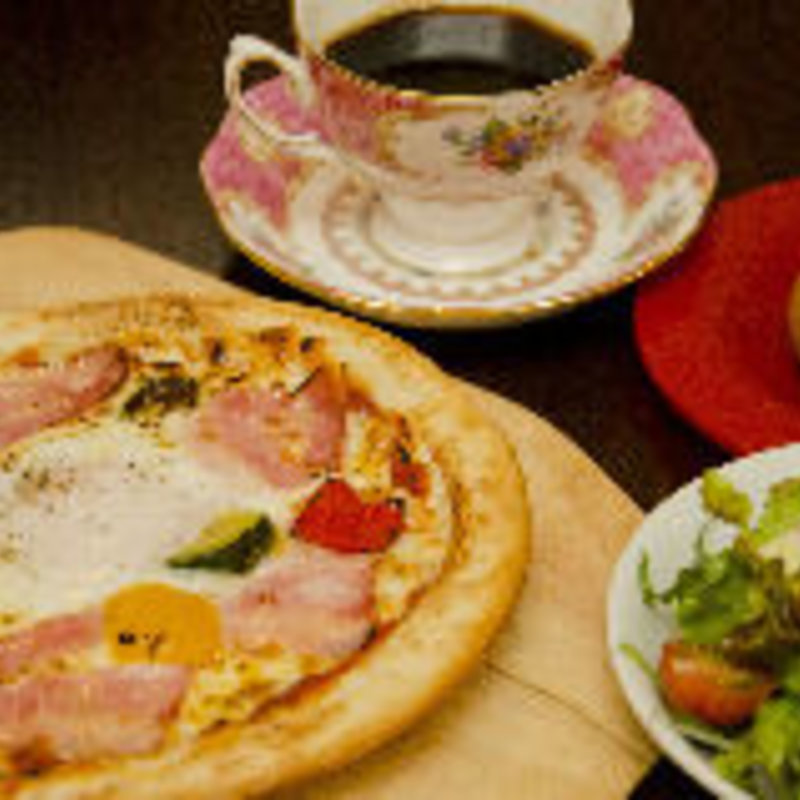 ピザビスマルクランチ(ホワイトロータス （White Lotus）)