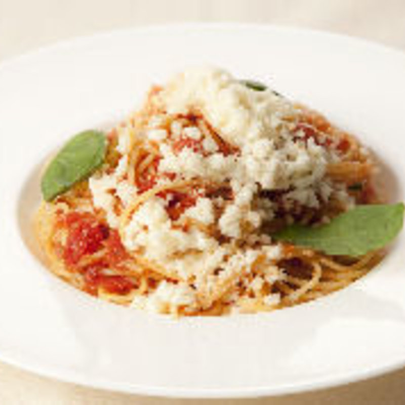 モッツァレラチーズとトマトのバジルソース(ビバナポリ)